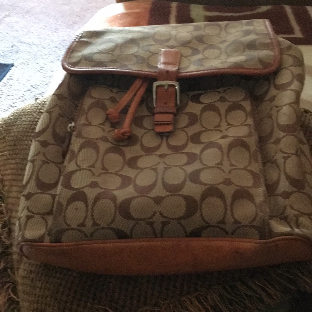 I am selling a Coach back pack it’s very nice